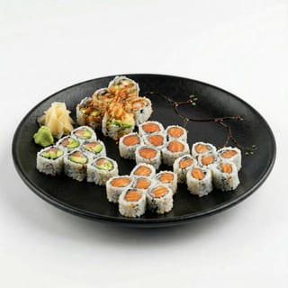 Spicy Crunch Salmon Roll